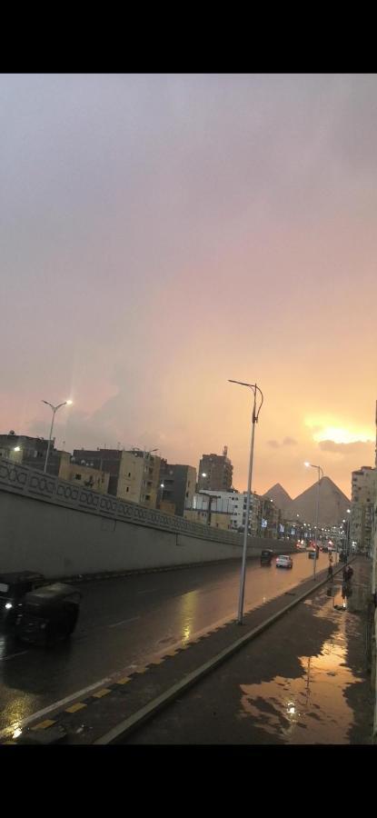Pyramids Road Guest House Cozy Rooms And Rooftop Breakfast With The Pyramids View Nazlet el-Sîsi Exterior foto